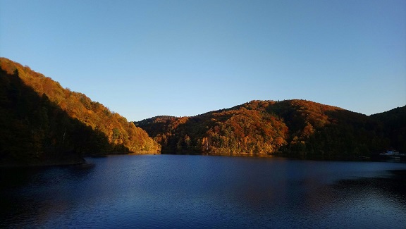 Bystrzyckie-See - Blick von der Aussichtsplattform am schwarzen Wanderweg 